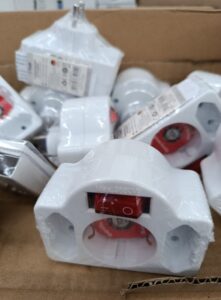 Elektrische Steckdose mit Stecker