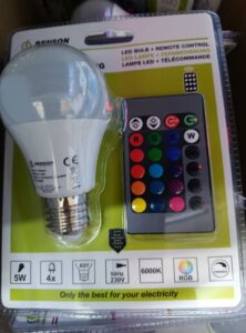 Energiesparende LED-Lampe mit Fernbedienung