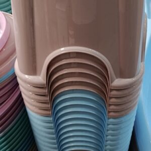 طاولة بلاستيك