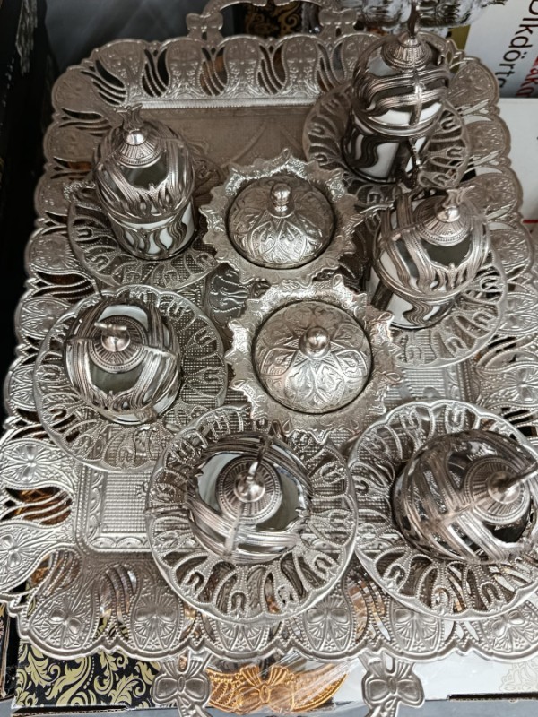 Silbernes Tassen-Set