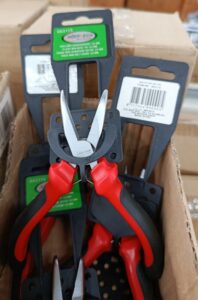 Professionelle Kombizange für Elektroarbeiten
