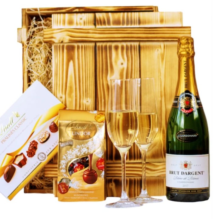 Geschenkset Nizza – Geschenkkorb mit Sekt Brut Chardonnay, Lindt Pralinen & Holzkiste